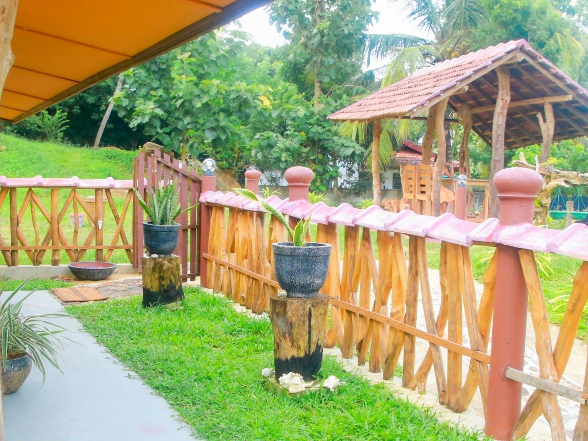 Villa Blue Ocean Tree House Hiriketiya Dikwella Sur Exterior foto